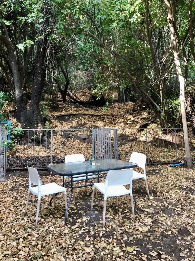 Frente al bungalow, un lugar para detenerse