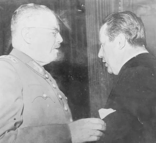 Con el presidente Carlos Ibáñez del Campo